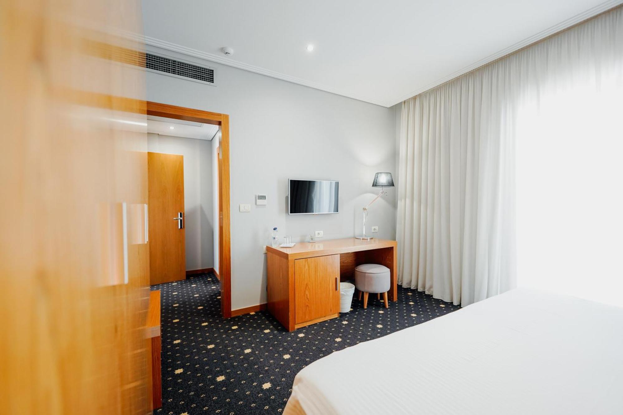 Agimi Hotel 4*